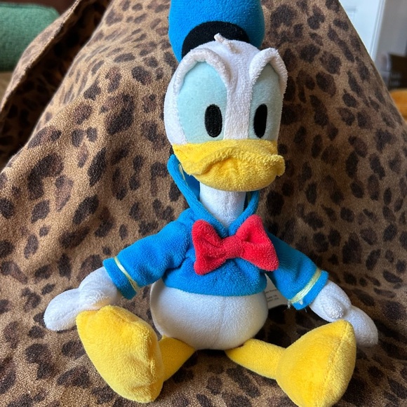 11โ Disney Donald Duck Plush - Adorable, Soft โจ๐ฆ - Picture 2 of 7